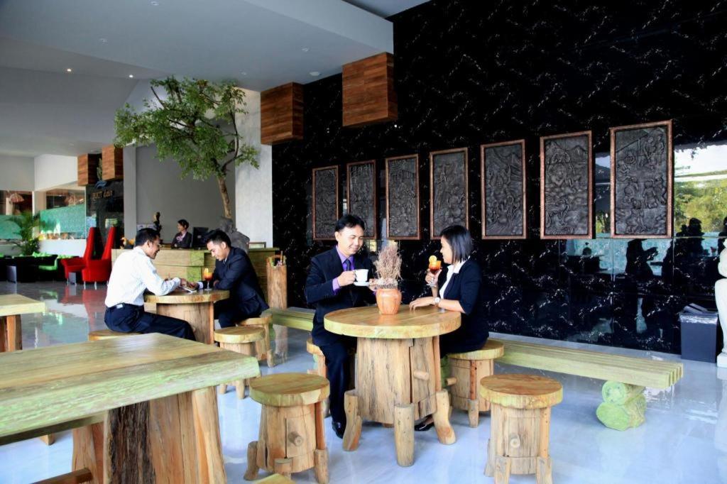 Bukit Daun Hotel And Resort Kediri  Exterior photo