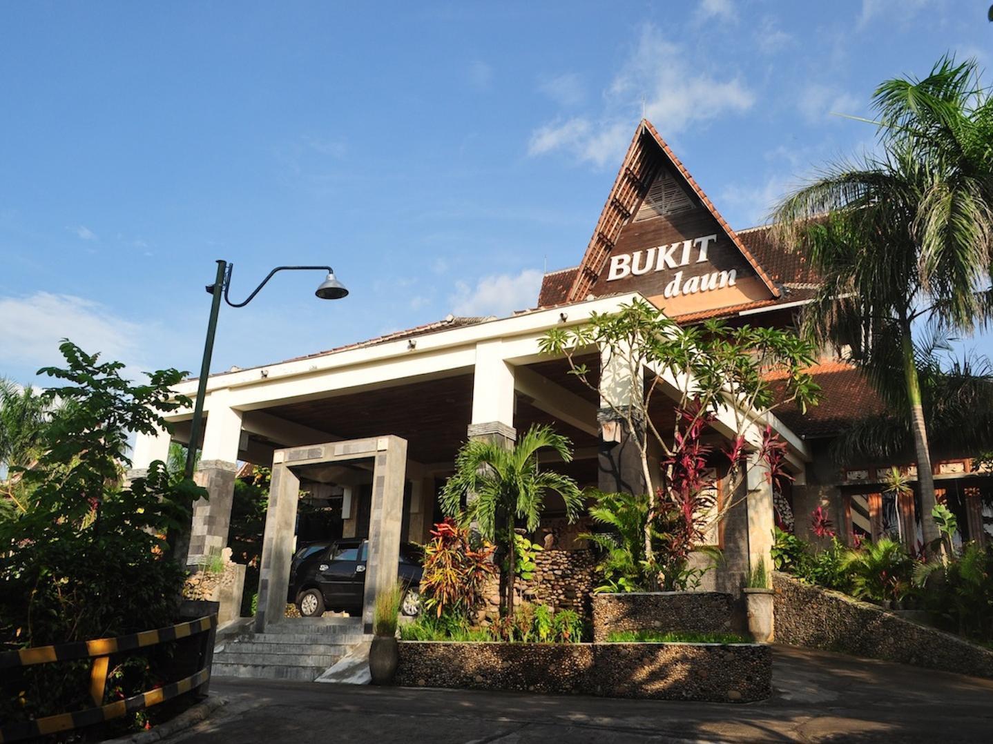 Bukit Daun Hotel And Resort Kediri  Exterior photo