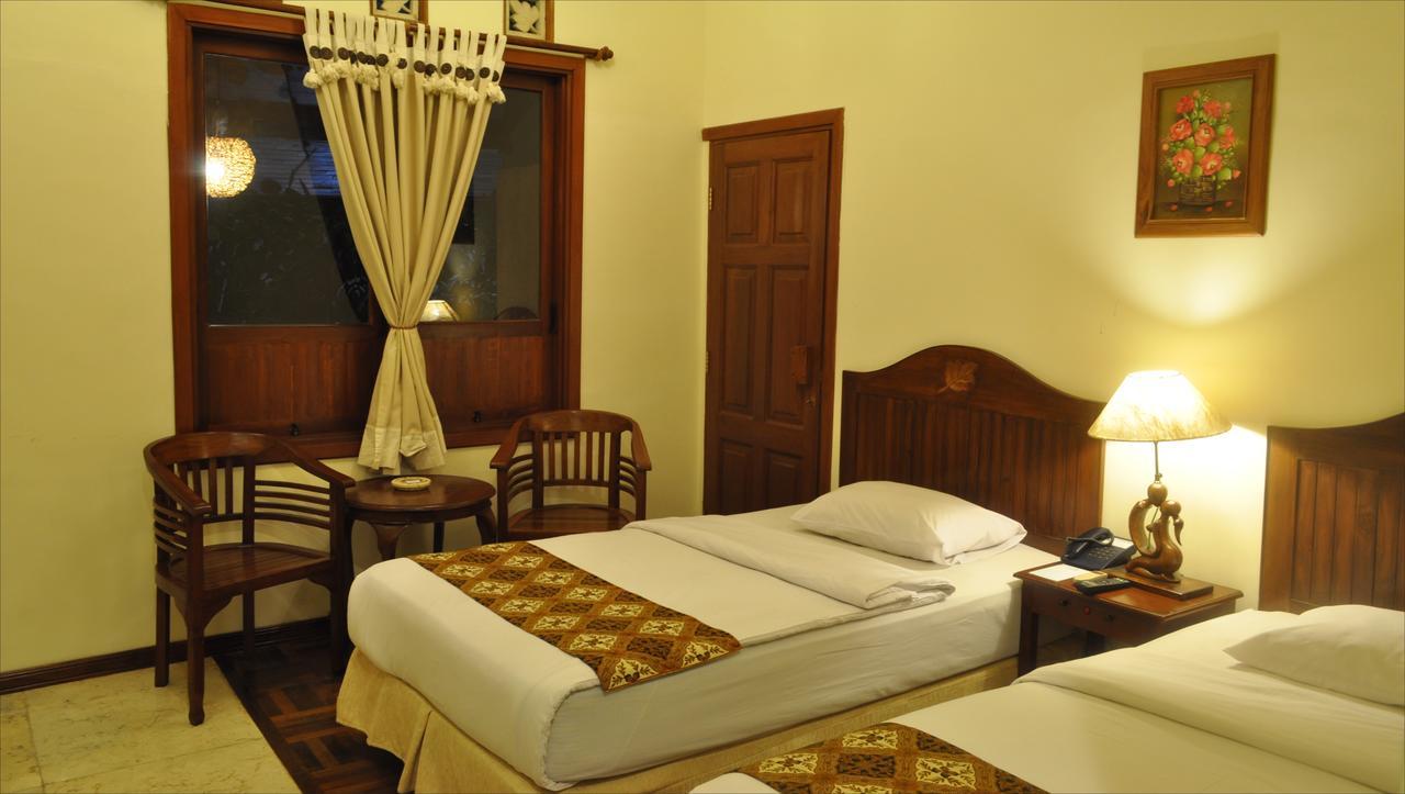 Bukit Daun Hotel And Resort Kediri  Exterior photo