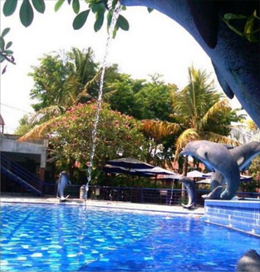 Bukit Daun Hotel And Resort Kediri  Exterior photo