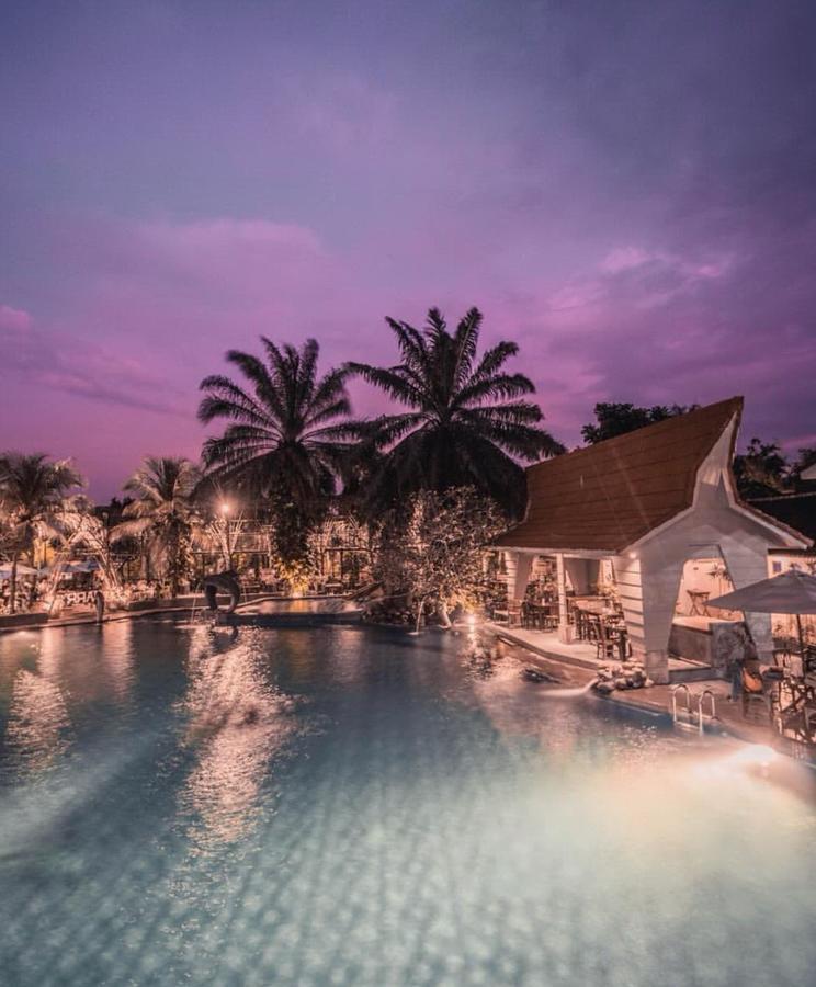 Bukit Daun Hotel And Resort Kediri  Exterior photo