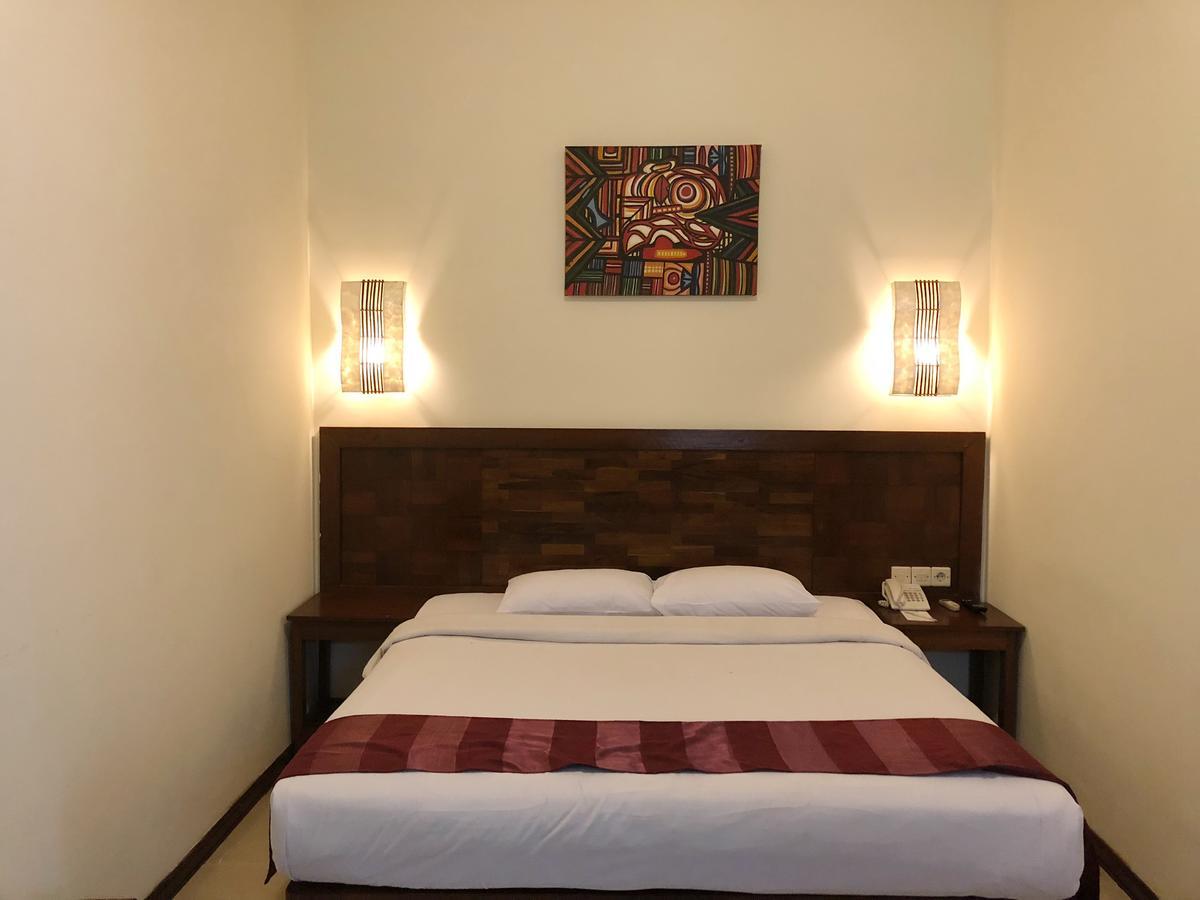 Bukit Daun Hotel And Resort Kediri  Exterior photo