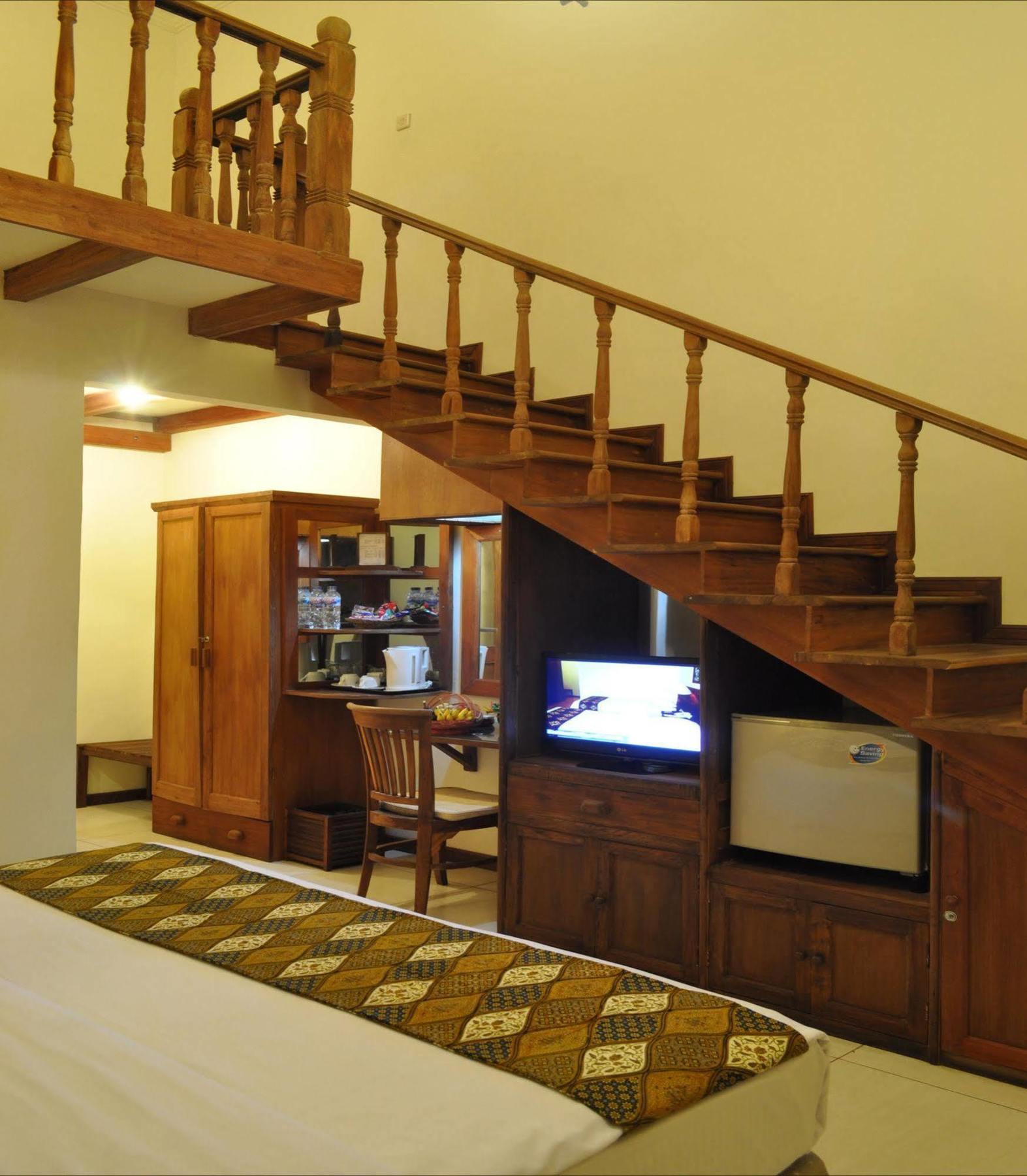 Bukit Daun Hotel And Resort Kediri  Exterior photo
