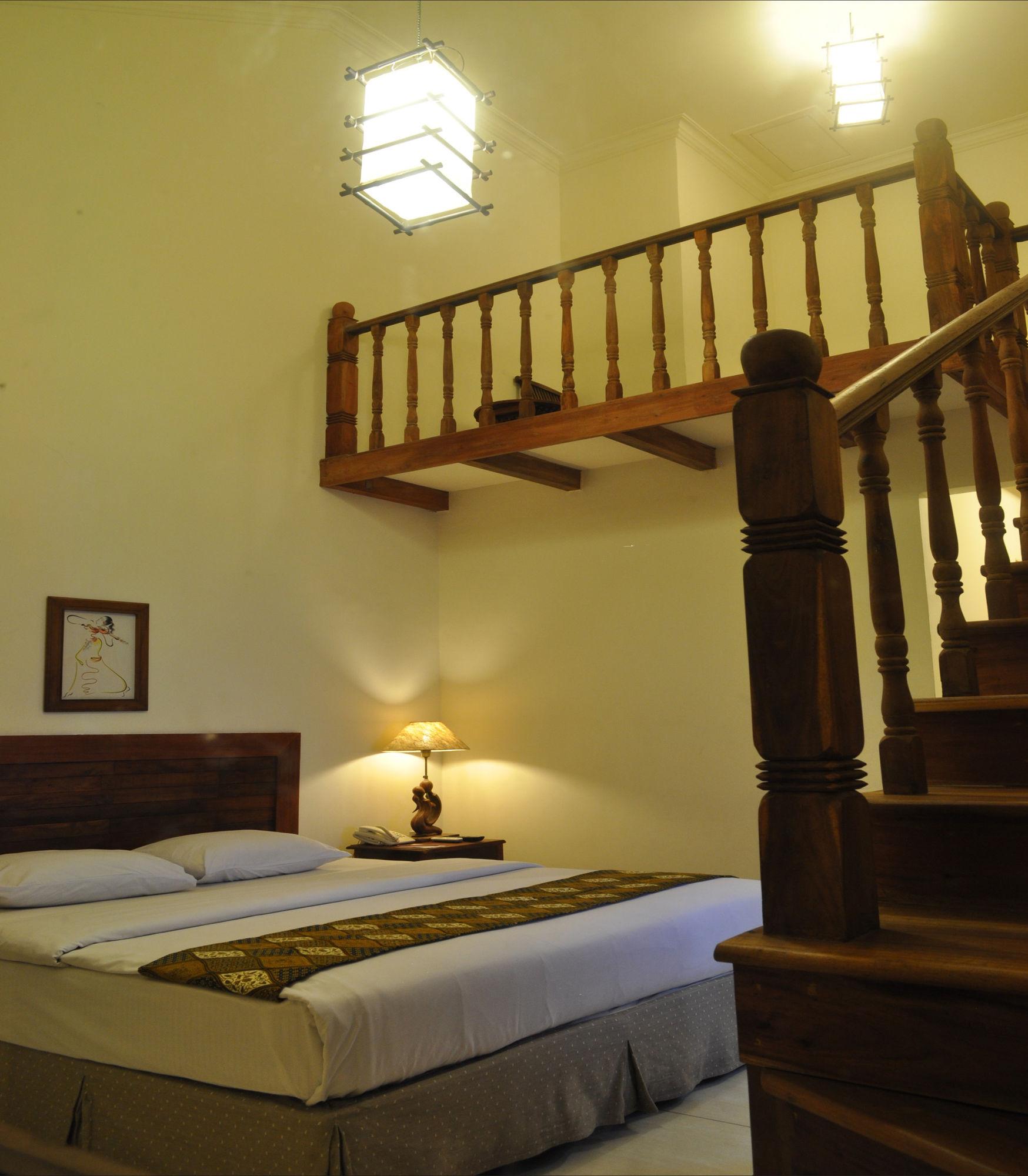 Bukit Daun Hotel And Resort Kediri  Exterior photo