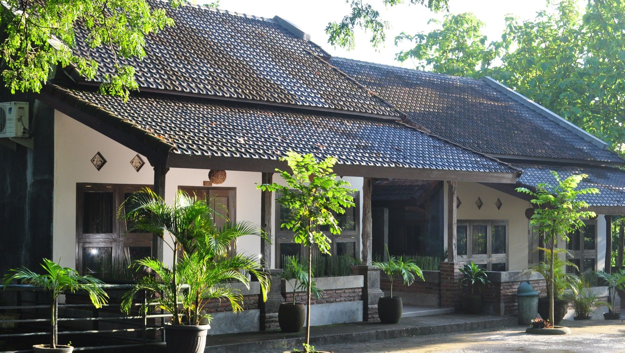 Bukit Daun Hotel And Resort Kediri  Exterior photo