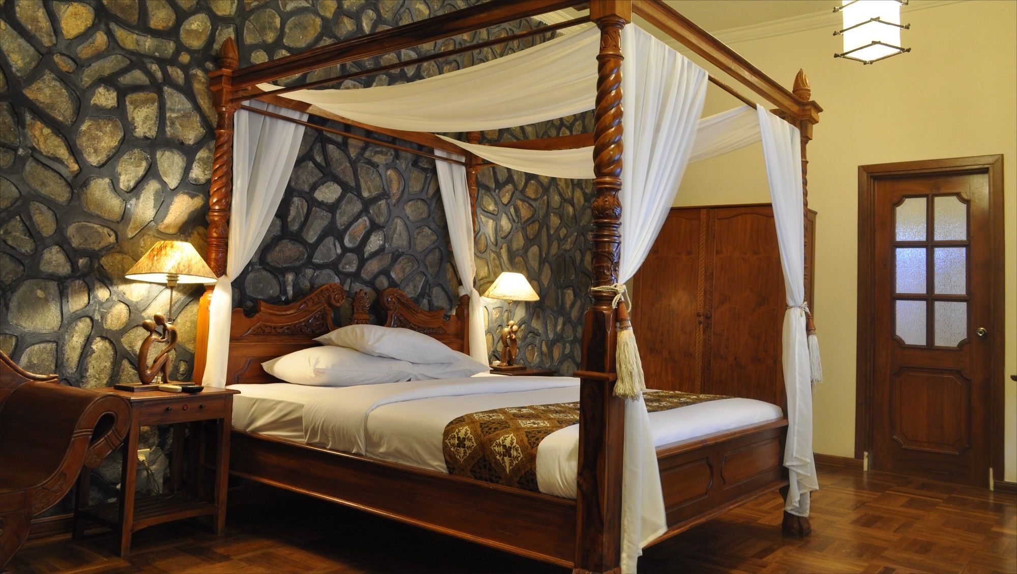 Bukit Daun Hotel And Resort Kediri  Exterior photo